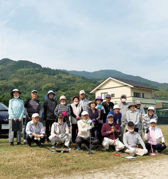 久賀グラウンド・ゴルフ協会の皆さんの写真