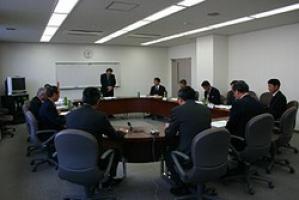 行政改革推進委員会の会議風景